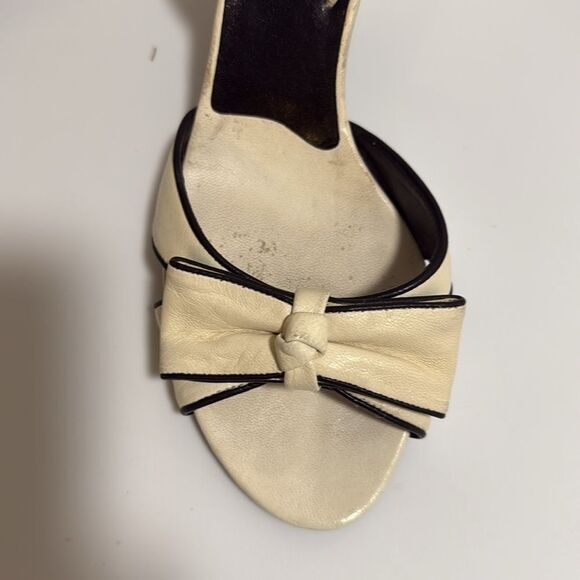 Valentino Garavani Open Toe Off White Leather Sling Back Pump with Bow. - Picture 2 of 8